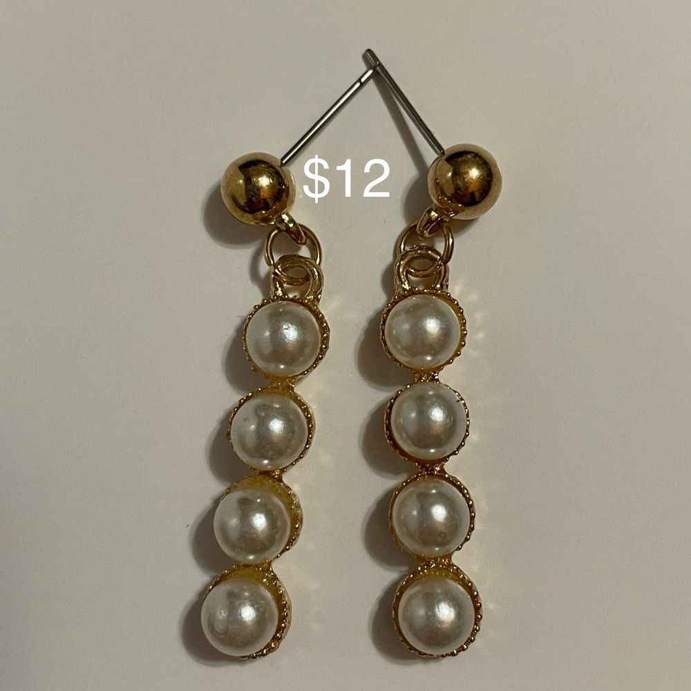 Elegant Gold and Pearl Drop Earrings